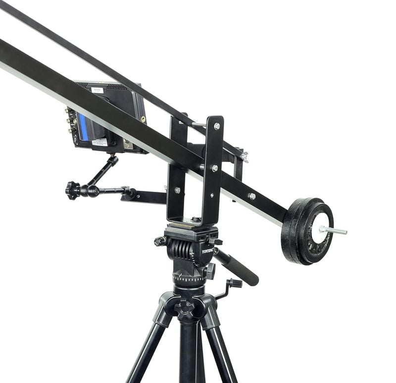 Un cardan auquel est attachée une caméra.